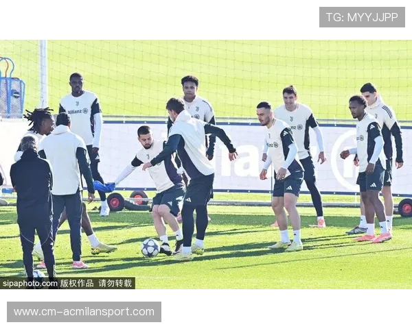 尤文中场推进流畅，基耶萨搓射被门将摘下