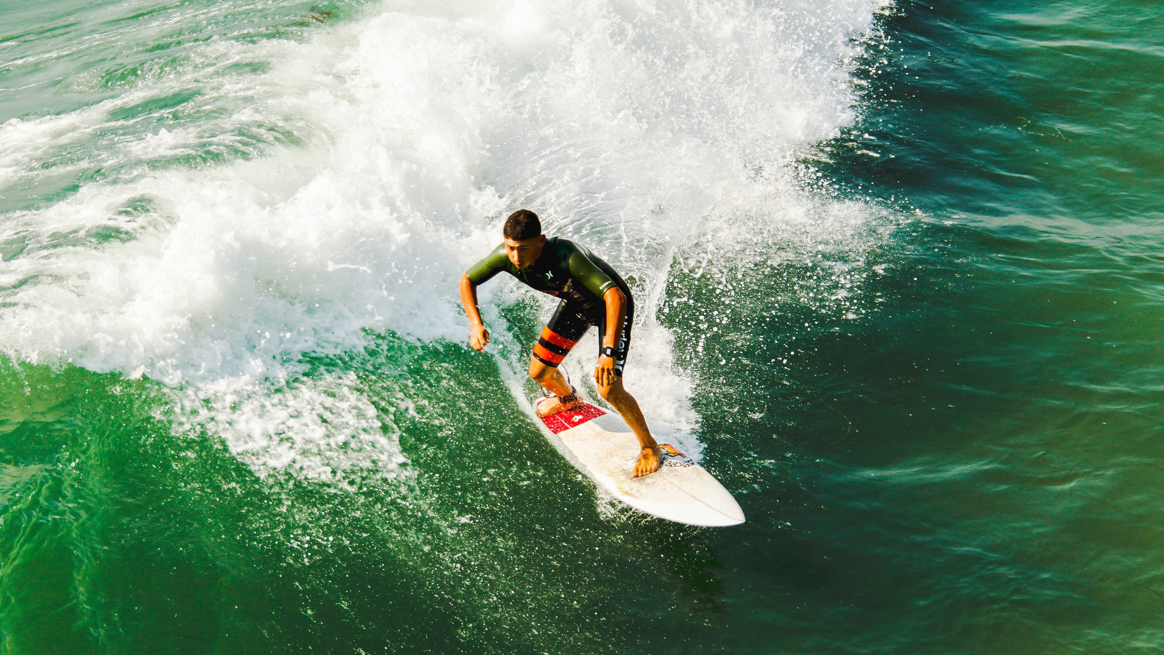 体育纪录片拍摄视角聚焦家庭支持力量，体育纪录片主题